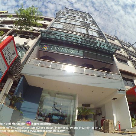 Expressia Hotel Makassar Exterior photo